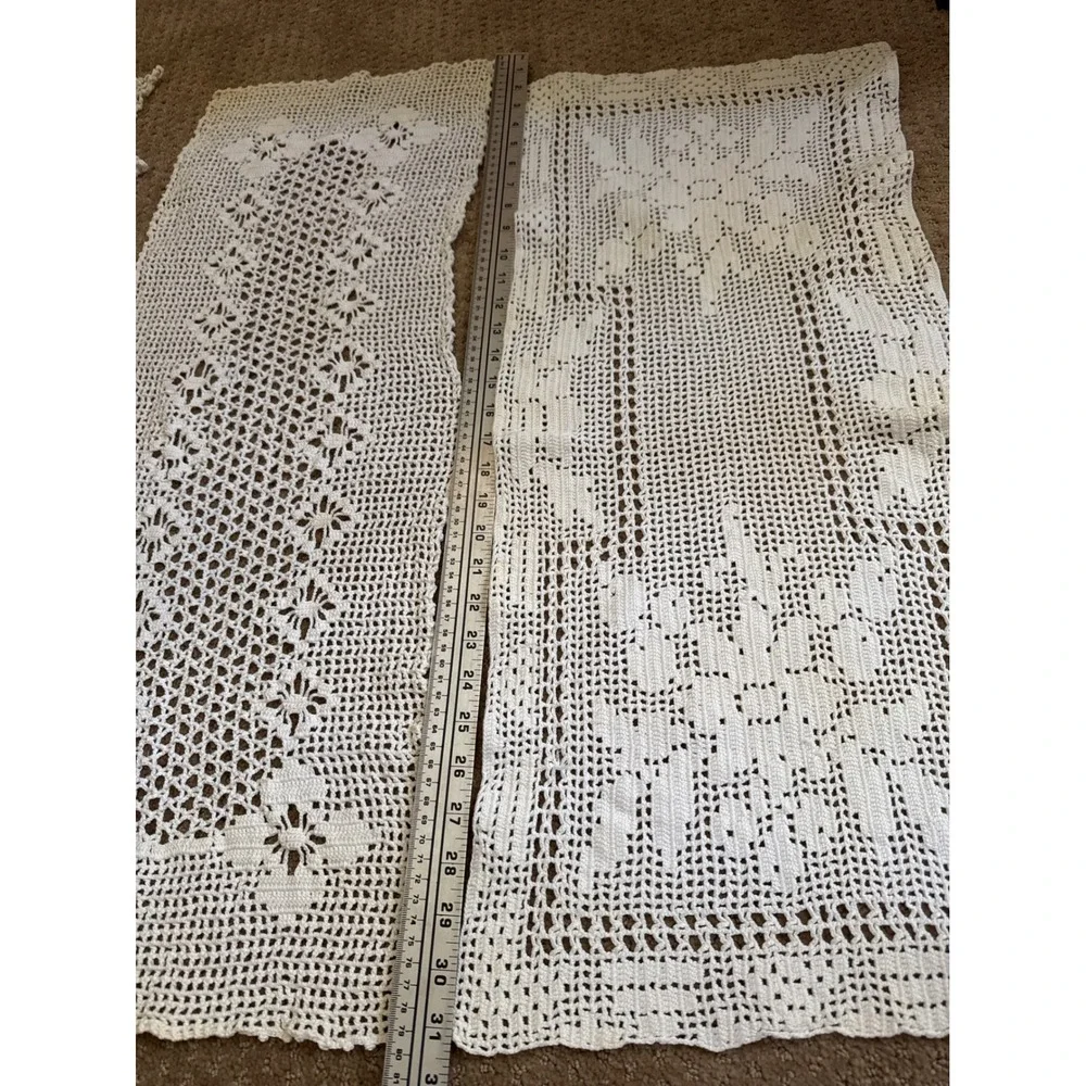 Vintage White Hand Crochet Lace Table Runner and Doily Lot 5pc Floral Victorian